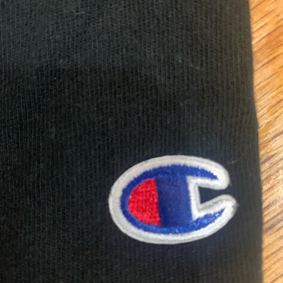 Men’s medium Champion black cotton t-shirt with multi-colored embroidered
L - Picture 5 of 7